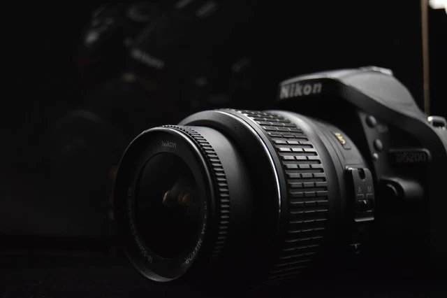 Nikon D5200 24.1MP Digital Camera Black Body w/ 18-55mm JAPAN【N MINT SC 17%】924