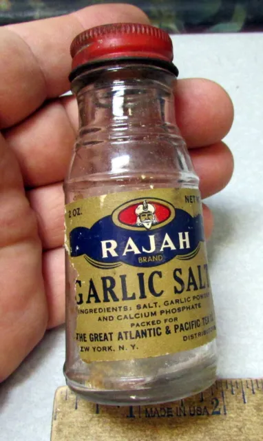 Vintage Rajah GARLIC SALT round style 2 oz spice bottle, red metal shaker lid