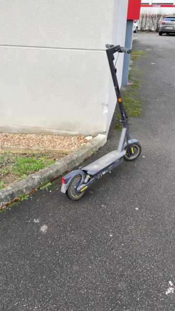 Trottinette électrique NINEBOT Max G2 E