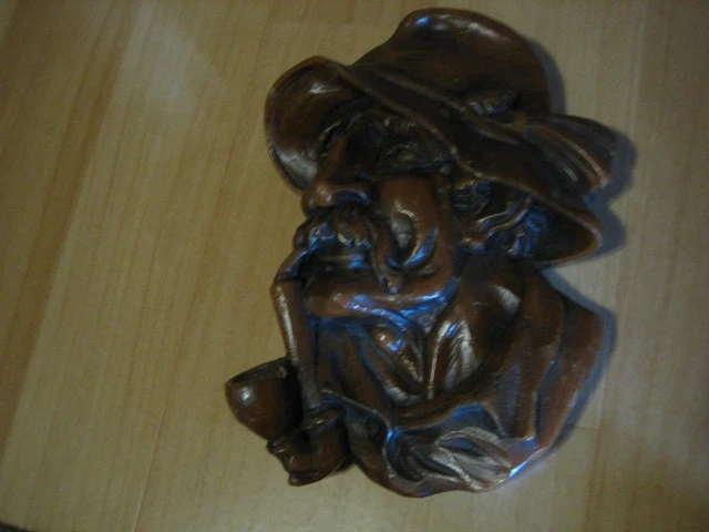 Wachsfigur, Figur aus Wachs: Mann mit Pfeife,rauchender Mann,ca.24X19X5 cm,braun