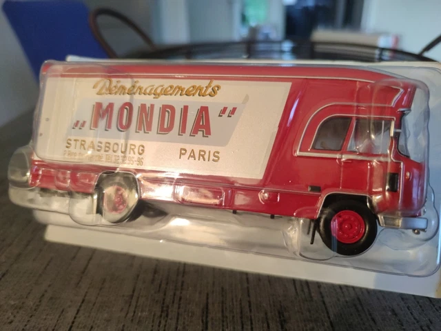 COLLECTION BERLIET N° 18 - GAK 5 CITERNE ESSENCE ESSO 1958 au 1/43° EUR 32,00 - FR