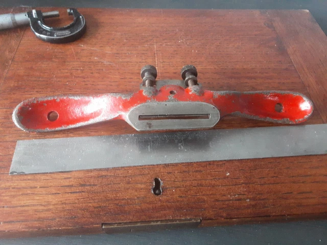 Vintage Original Record A151 Flat Sole Iron adjustable spoke shave. 5