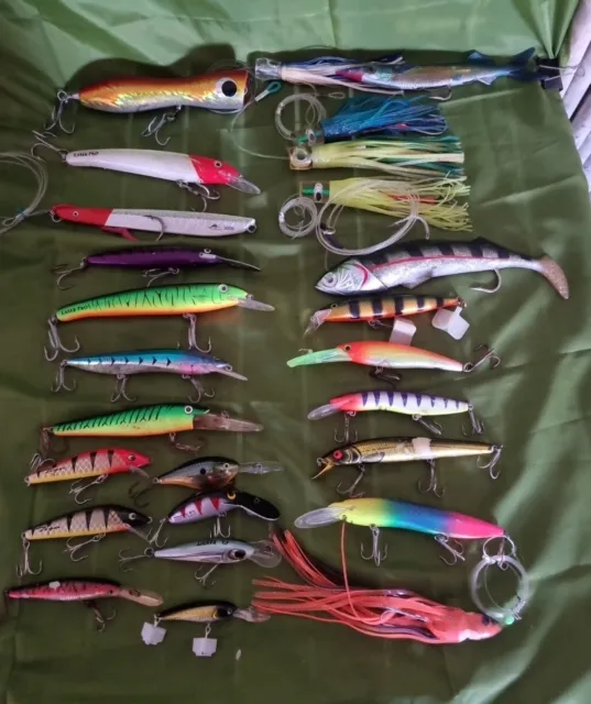 FISHING LURES AND Jigs Bundle Of 24 Various Sizes. Mixed Brands