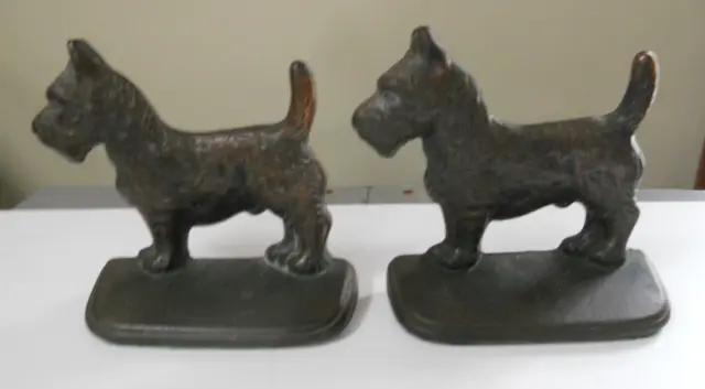 Antique Bookends of a Scotty Dog; Cast Iron; 1920-1939; No Maker's Mark
