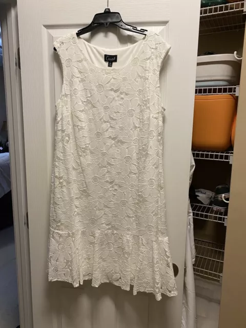 Connected apparel White Flounce Floral Day Lace Dress 16w 39”