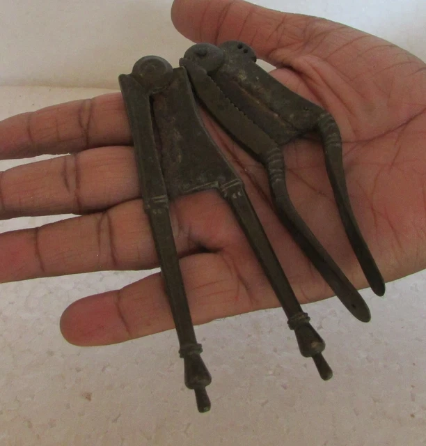 2 Pc Old Brass Handcrafted Betel Nut Cutter Sarota  Collectible 2