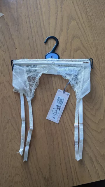 Rosie Suspender Belt Ivory ‘The Sparkle Lace Collection’  Size 8 M&S New