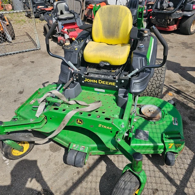 JOHN DEERE Z960M Zero Turn Lawn Mower W/72” Deck Kawasaki 31HP Engine