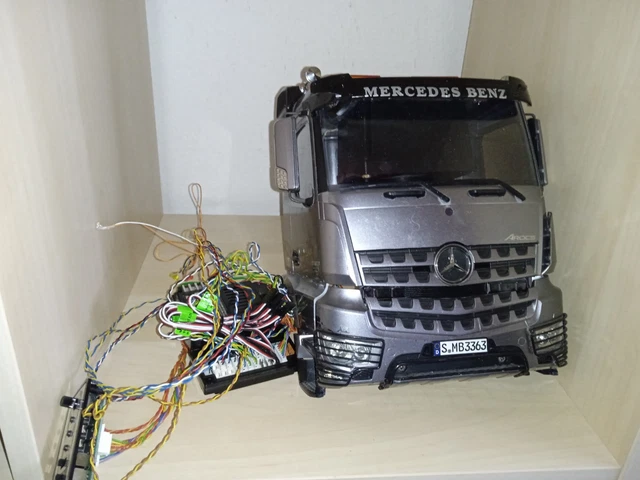 Camion Mercedes MP3 Tamiya 1/14 RC - Prêt à Rouler (RTR) - Reconditionné