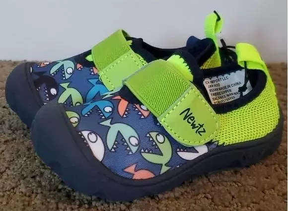 Baby Toddler Boys Water Shoes by Newtz FISH Size 5/6 Drain Liner Swim UPF50+ NWT