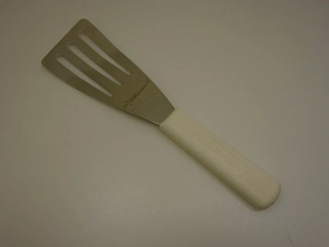 Dexter USA 7.5 inch Slotted Fish Spatula Server Turner White Stainless S187 1/2