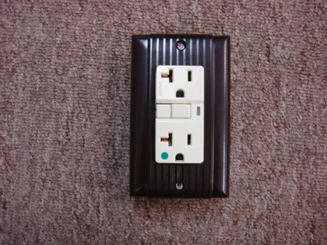 Vintage Uniline Brown Decora GFCI Switch Outlet Cover Plate Bryant / P&S Ribbed 2