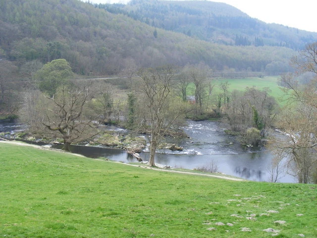 Photo 6x4 Horseshoe Falls Llangollen This horseshoe shaped weir creates a c2009