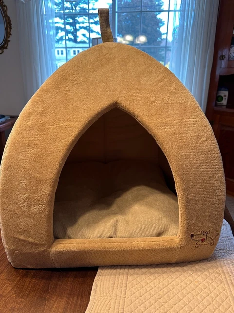 Best Pet Supplies 19” X 19” X 19” Tan Pet Bed House - New WITH Tags! Cat or Dog