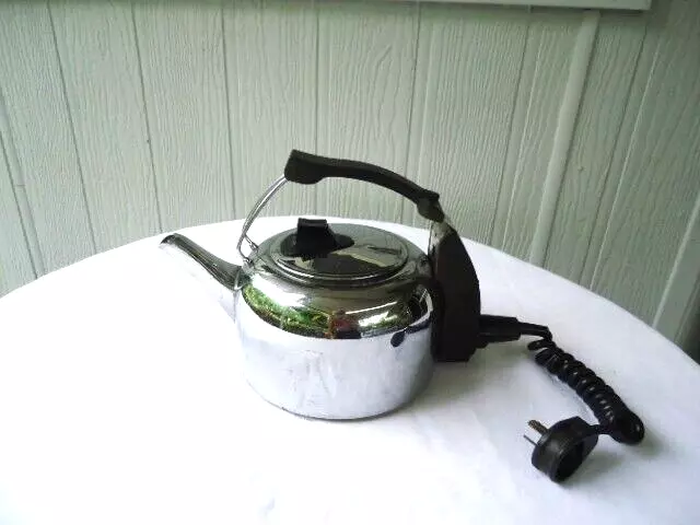 https://www.picclickimg.com/c3UAAOSwnvBld5OM/vintage-art-deco-russell-hobbs-automatic-electric-kettle.webp