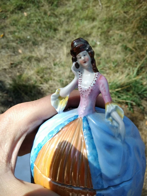 ANCIENNE GRANDE DEMI Figurine Marquise en Porcelaine EUR 30,00