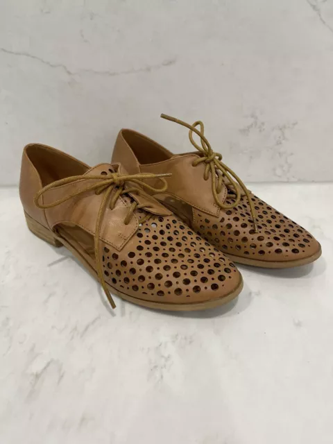 I Love Billy Quietly Size 38 Tan Laceup Flats Cut Out Tie Ups Womens Shoes