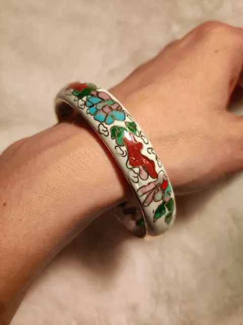 Vintage Chinese White Floral Motif Enamel Bangle