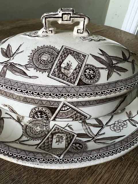 Wedgwood 1881 Aesthetic cov sauce gravy boat & underplate Louise pattern