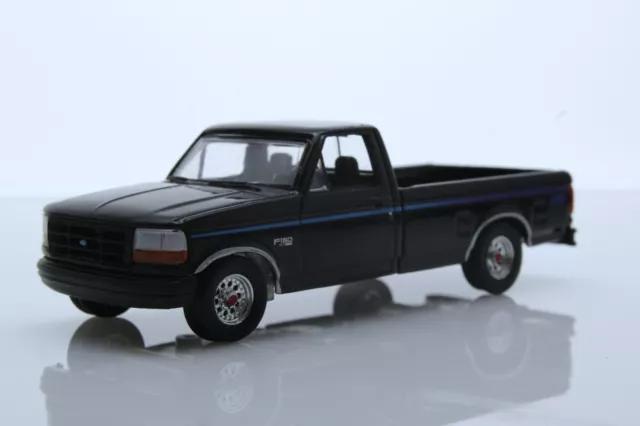 1992 Ford F-150 Nite Edition Pickup Truck 1:64 Scale Diecast Model F150 (Black)