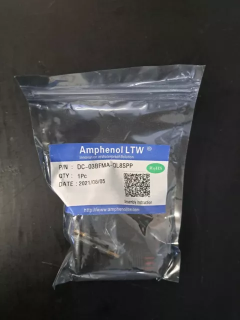 Amphenol LTW DC-03BFMA-QL8SPP 3 pin 300V AC/DC 20A connector Male