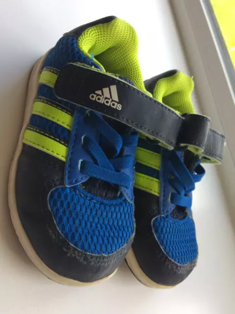 Scarpe da ginnastica Adidas taglia 5k blu e verde