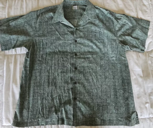 LL Bean Shirt Men Large Green Tropical Aztec Short Sleeve Button Up Cotton