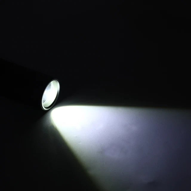 Torcia a LED da 3000LM Zoom esterno Torce impermeabili Torcia a LED da 3000LM Zoom esterno Torce impermeabili