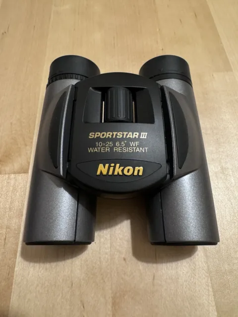 Feldstecher Nikon Sportstar III 10 x 25 6,5 Grad WF Water resistant mit Tasche