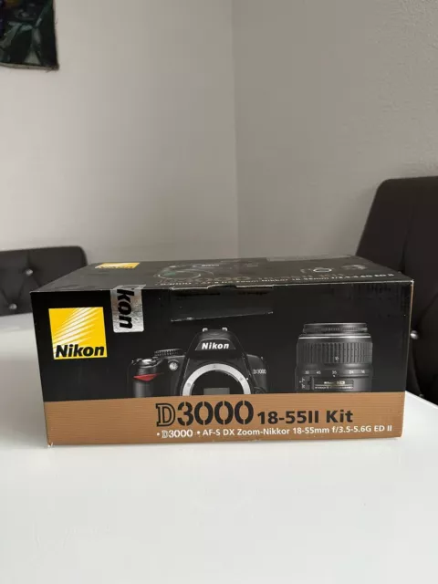 Nikon D3000 Kamera mit Nikkor Lens AF-S DX Zoom Digitalkamera Nikon