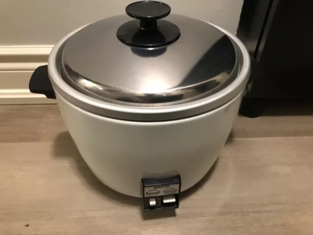 Vintage Sanyo 10 Cup Automatic Rice Cooker Food Steamer EC 23 With