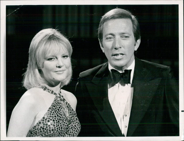 1970 Petula Clark Andy Williams Host English Sonstress Singer Actress 7X9 Photo