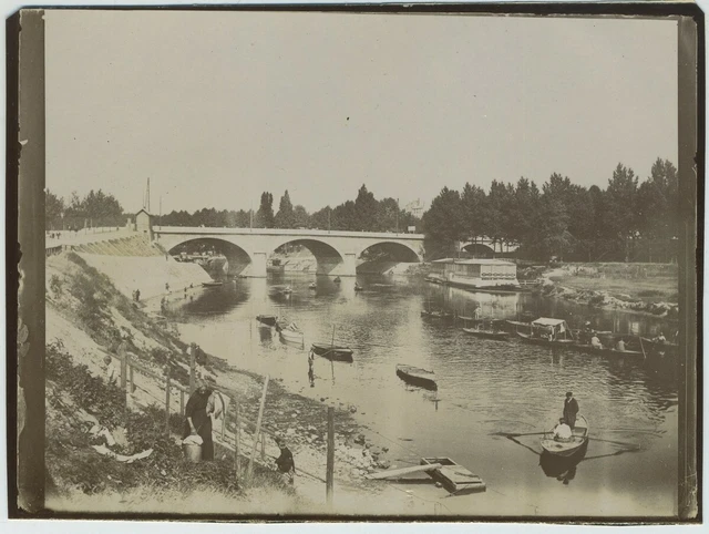 Citrate print circa 1900. Maisons-Alfort. La Marne et le Pont de Charenton.