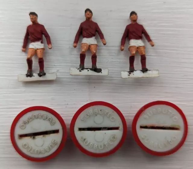 Vintage 3 Spare Subbuteo Football Players - Red tops White Shorts - Red socks