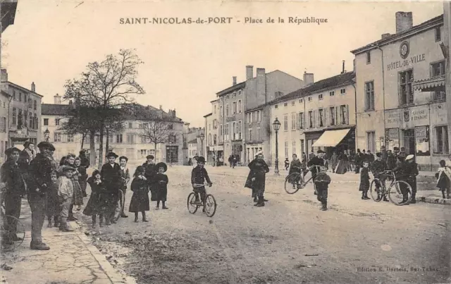 Cpa 54 Saint Nicolas De Port Place Republique