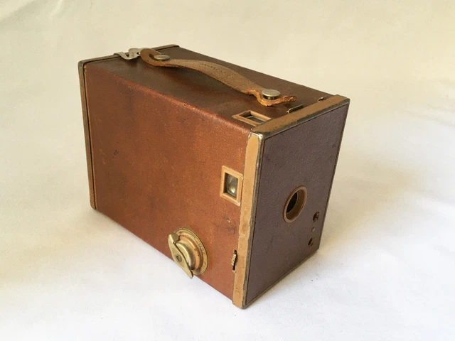 APPAREIL PHOTO KODAK BEAU BROWNIE Avec Ancienne Pellicule Argentique. EUR 35,00 - FR
