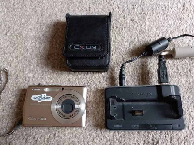 Casio Exilim Digital Camera EX-Z500 5.0MP 3x Optical Zoom Tested Working
