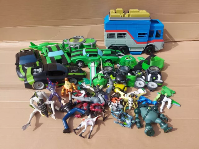 Ben 10 action figures & Vehicles bundle Job Lot