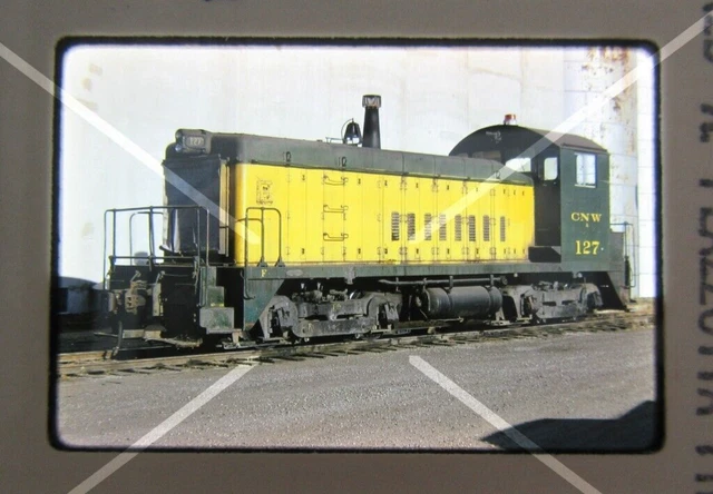 Duplicate '74 Kodachrome Slide CNW Chicago Northwestern 127 SW8     40V62