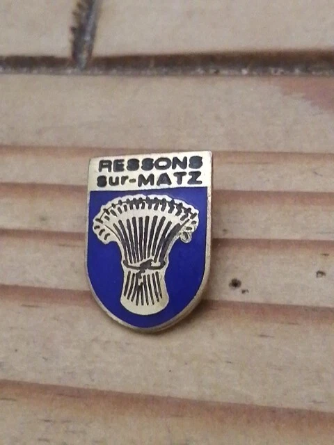 "Pin's Pins Pin Enamel 1 Ville France "RESONS SUR MATZ"