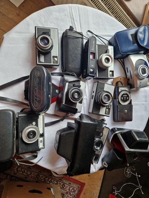 Konvolut älterer Fotoapparate als Ersatzteilspender