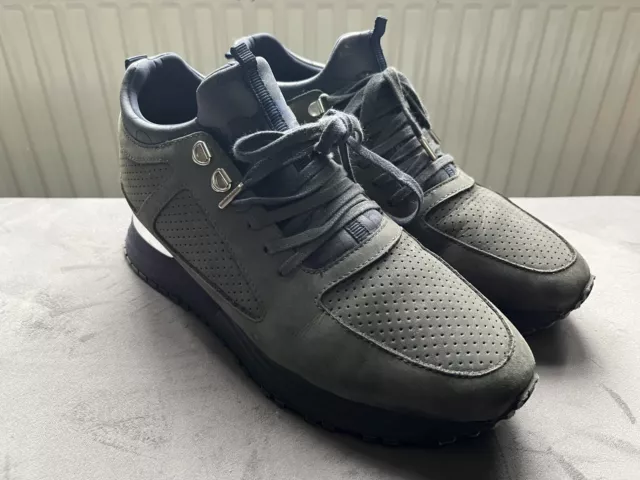 White mallet deals diver trainers