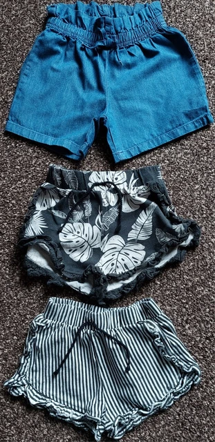 Bundle Of Girls Clothes. Age 3-4. TShirts, Dress, Shorts 2