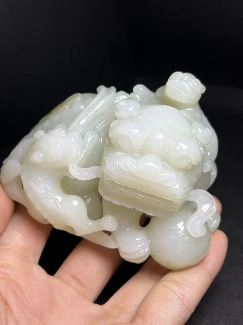 Chinese Exquisite Handmade Lion carving Hetian Jade Statue 2
