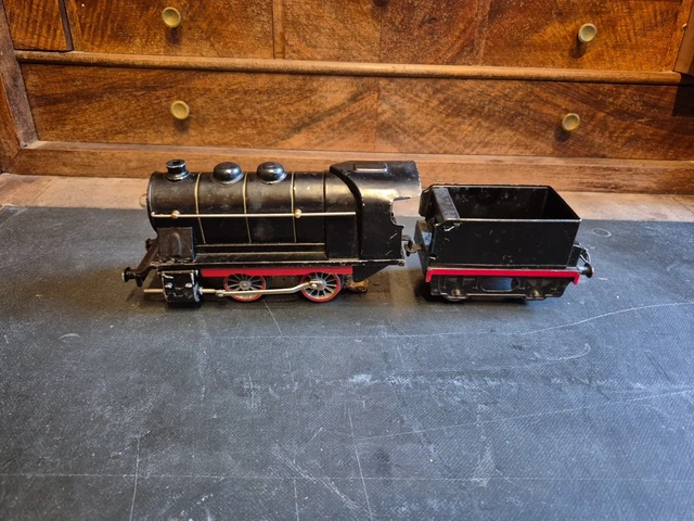 Locomotive à vapeur 2 040 D 65 et tender 16 C 305 Hornby Jouef