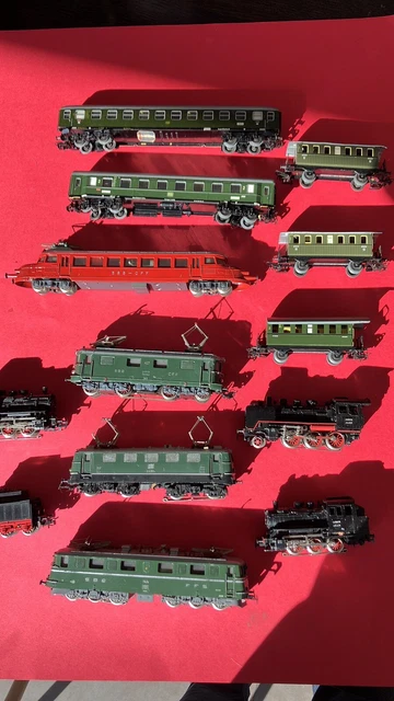 Lot MARKLIN Locomotives Wagons Accessoires H0 - Époque III - Voir Photos
