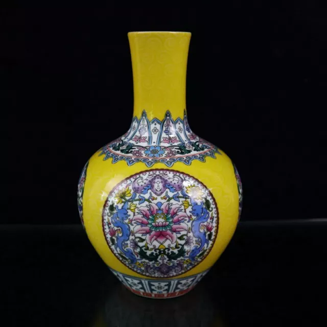 Exquisite yellow Famile-rose Porcelain vase painting twine pattern flower bottle