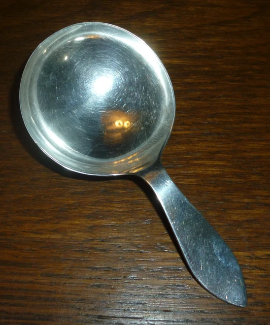 Antique Solid Silver Caddy Spoon by William Hutton & Sons Ltd, Sheffield 1918