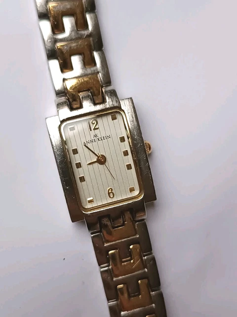 Montre Vintage Pour Femme Swap - Fonctionne Avec Pile Neuve - Cadran Rose, Bracelet Tissu - Occasion