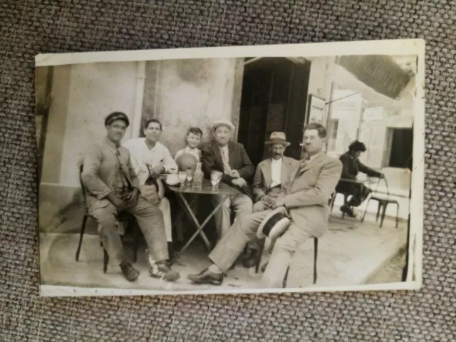 Cpa Carte Photo Hommes À L Apero Sur La Terrasse D Un Café Bar